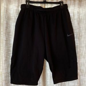 Men’s Large Nike soft fleece black shorts.